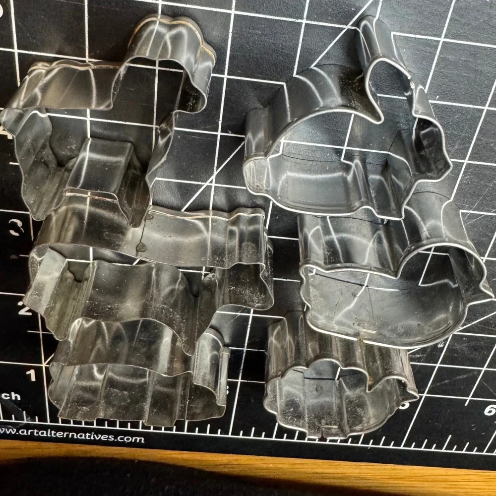Vtg Tiny‎ Mini Farm Animal Cookie Cutter Set 6pc Stainless Steel w Storage Tin
